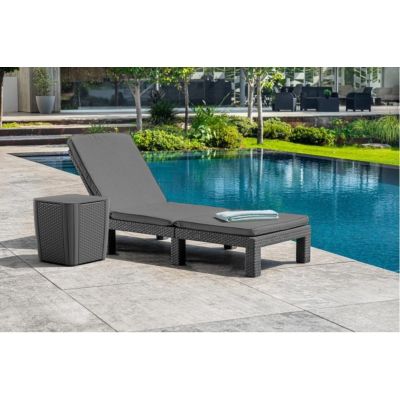 2. KETER DAYTONA DELUXE GRAPHITE DECK