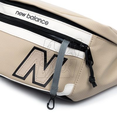 5. New Balance Legacy Waistbag LAB23105SOT