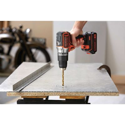 2. Black & Decker BL188K-QW 1650 RPM Drill Central Locking