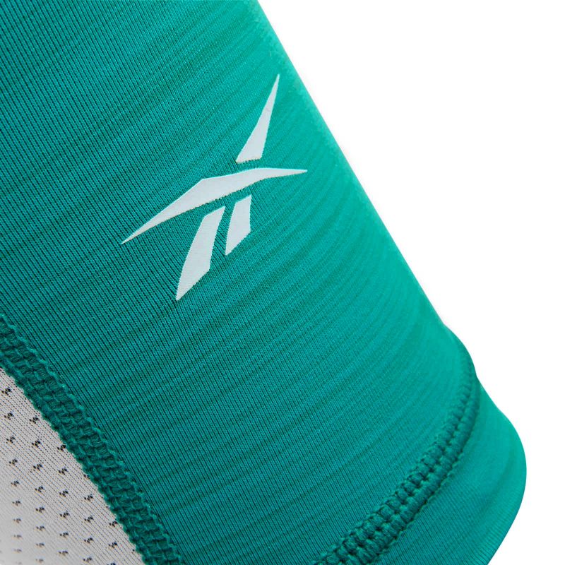 16. Reebok Activchill Rasl-13025GN Compression Sleeves