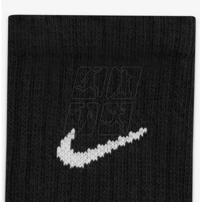 2. Nike Everyday Cush 3P socks SX7664-010