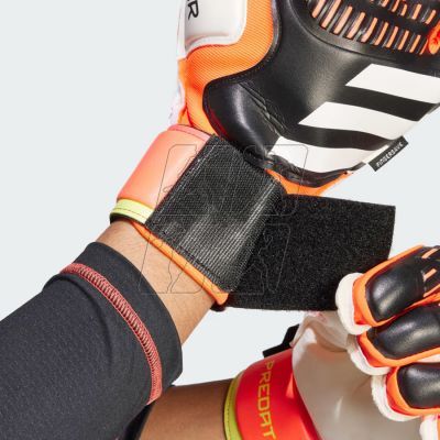 5. Adidas Predator GL MTC FS IQ4037 goalkeeper gloves