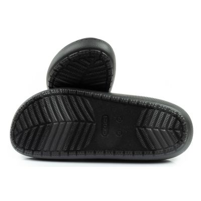 9. Crocs men's shoes slippers Classic Puff Moc slippers black insulated