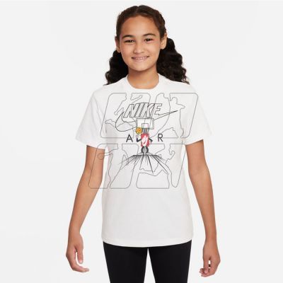 2. Nike Sportswear Jr DX9527-100 T-shirt