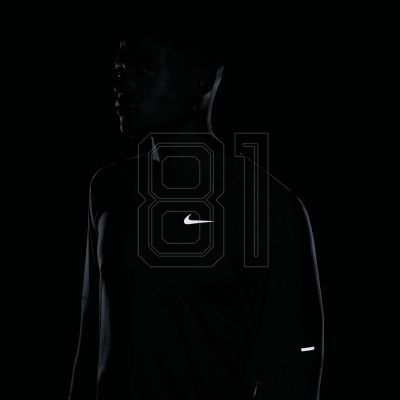 12. T-shirt Nike Dri-FIT Element M DD4754-309