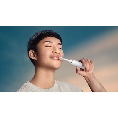 35. Philips electric toothbrush model HX9911/19