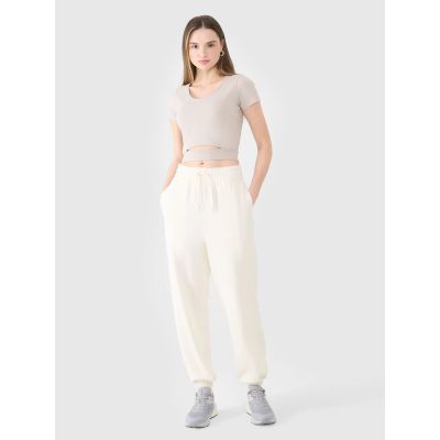 2. Women's jogger sweatpants 4F 4FWSS25TTROF0994-11S