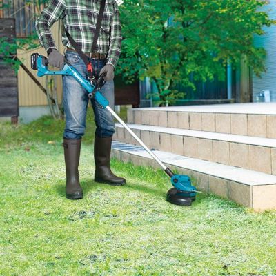 10. AKU DUR193RF MAKITA scythe