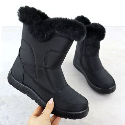 5. Women's flat insulated snow boots black Potocki KI24322