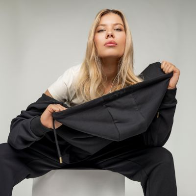 11. Women's FARI Sweatshirt W