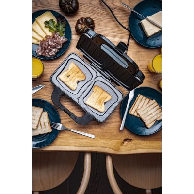 15. CAMRY CR 3054 Toaster