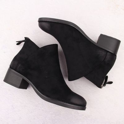 10. Women's ankle boots with a block heel, insulated, black, Potocki 12472