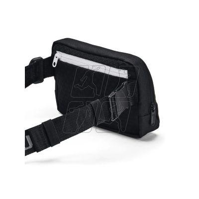 3. Under Armor waist bag 1378418-001