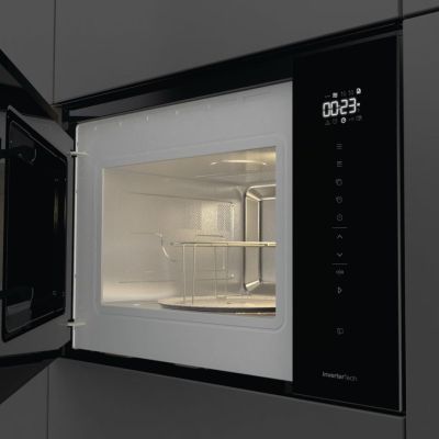 2. Hisense 742528 Microwave Oven Black Microwave Grill Built-in 25L 900W