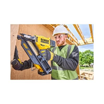4. 18V DCN930N-XJ DEWALT Nailer