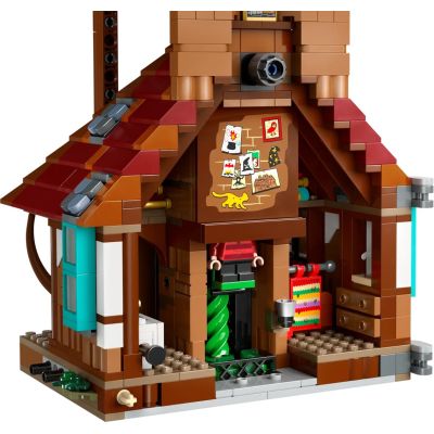 5. LEGO Harry Potter 76437 - The Burrow - Collector's Edition