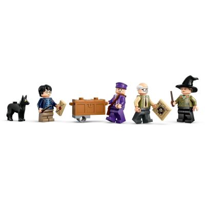 17. LEGO HARRY POTTER 76446 Adventure aboard the Knight Bus