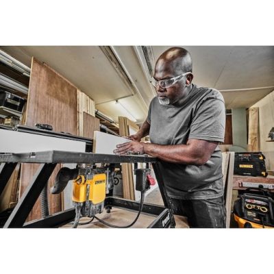 17. PLUNGE ROUTER DWE627KT DEWALT