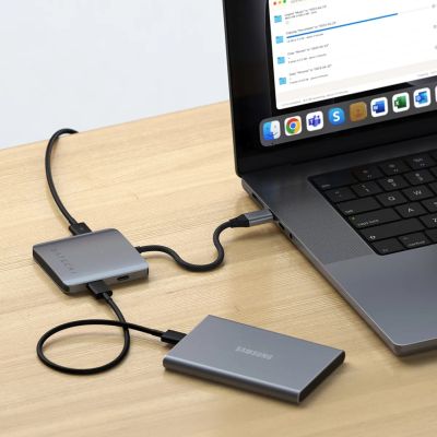 8. Satechi - Hub - with Power Delivery - 4 x USB-C 3.2 Gen 2 - Desktop Computer