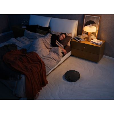 7. Roborock Saros 10 Robot Vacuum Cleaner (Black)