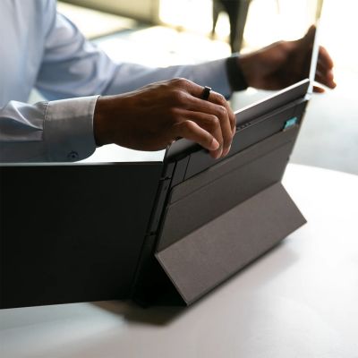 16. Mobile Pixels Trio 3 Pro - set of two portable monitors 14.1" IPS LCD, 60Hz, 2240 × 1400p