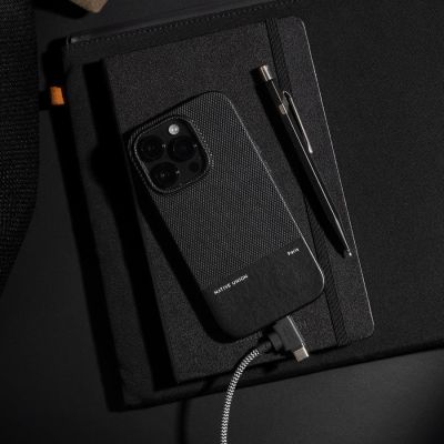 4. Native Union Belt Cable Duo Pro 240W USB-C - USB-C / lightning, 2.4 m (zebra)