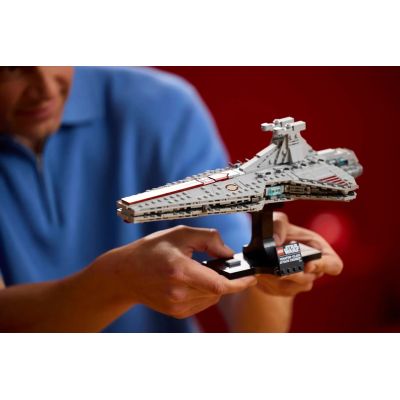 6. LEGO Star Wars 75441 Venator