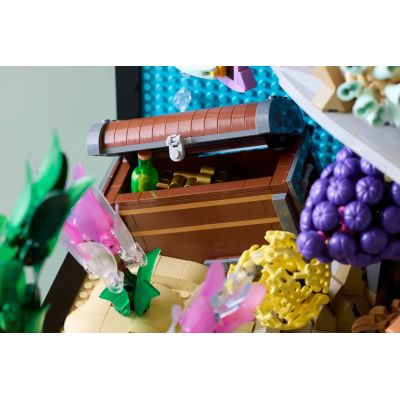 13. LEGO 10366 Icons - Tropical Aquarium