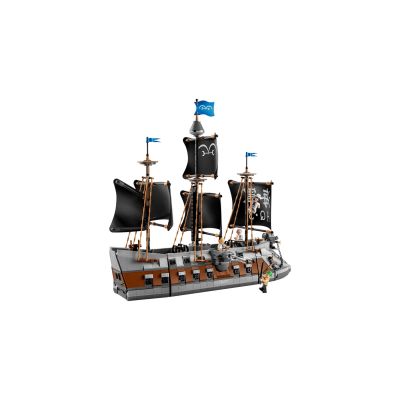 7. LEGO One Piece 75646 – Garp’s Ship