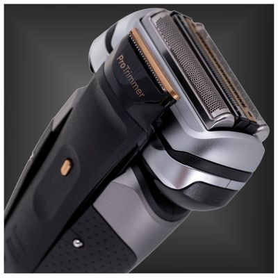 5. Braun Series 9 Pro+ 9567CC Electric Shaver