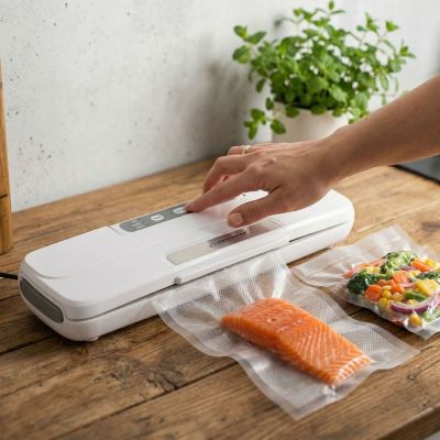 12. ESPERANZA VACUUM FOOD SEALER OSSENWORST WHITE 110W EKV002