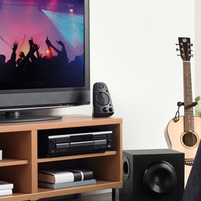 8. Logitech Z623 Speaker Set 200W Universal Black 2.1 Channel 35W