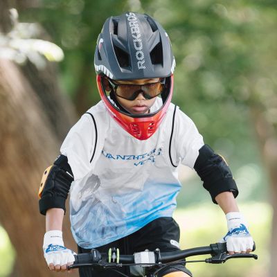 5. Rockbros TT-32005 Shark Children's Bike Helmet with Detachable Jaw Size M (54-58) - Black