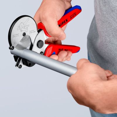 51. KNIPEX PIPE CUTTER FOR COMPOSITE AND PLASTIC PIPES