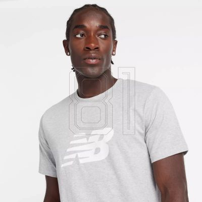 6. New Balance S/S Sport Graphic V Flying M T-shirt MT43906AG