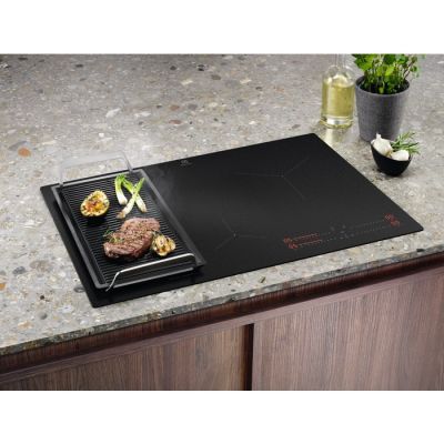 5. Electrolux EIS82453IZ SaphirMatt induction hob 78 cm | SenseBoil | Hob2Hood | PowerBoost | matt black | frameless