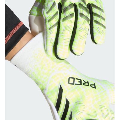 4. adidas Predator Pro JJ3532 Gloves