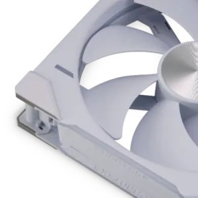 6. Phanteks D30-140 Computer Case Fan 14 cm White 3 pcs.