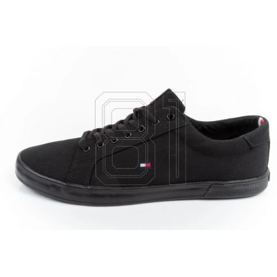17. Tommy Hilfiger M FM0FM005960GJ sneakers