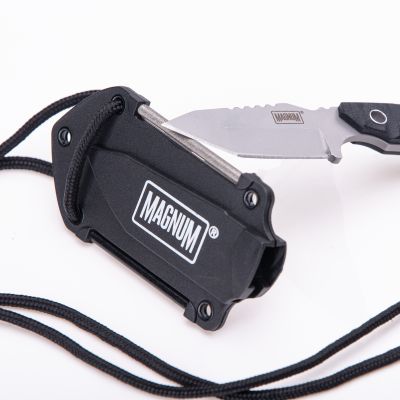 4. MAGNUM STRAIGHT KNIFE