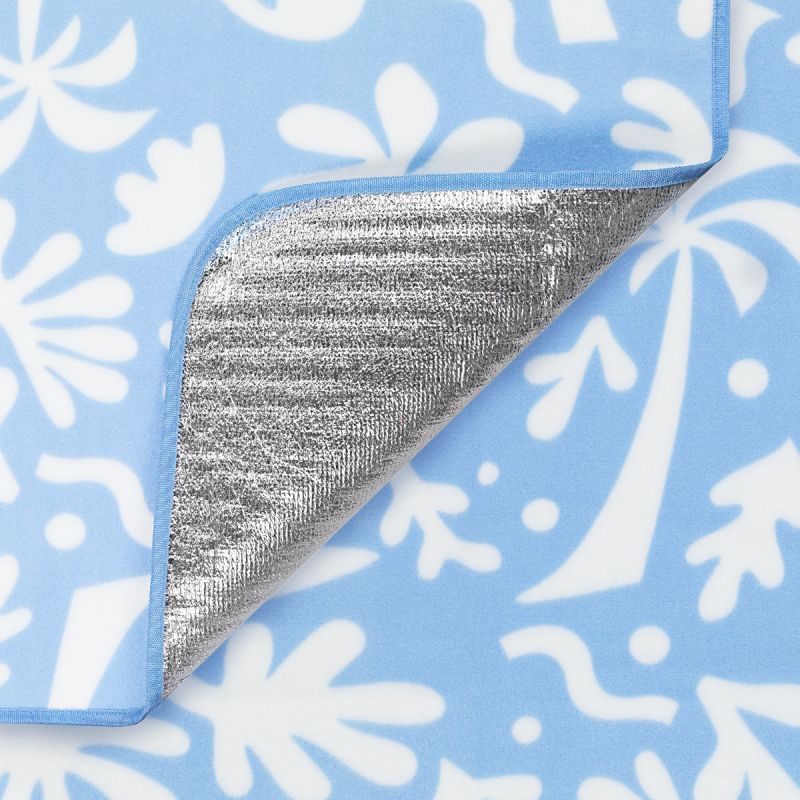 3. Spokey Breeze Picnic Blanket 150 x 170 cm SPK-944763