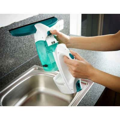26. LEIFHEIT Dry&Clean 51016 Window Cleaner