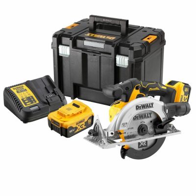 7. DeWALT DCS565P2-QW Portable Circular Saw