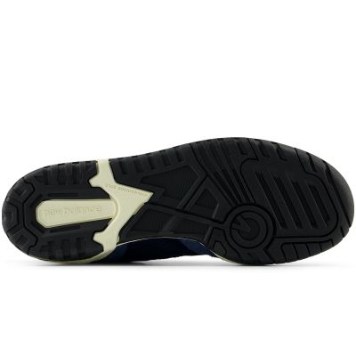 4. New Balance women's sneakers BBW550GH