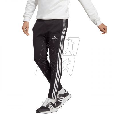 4. adidas Essentials Single Jersey Tapered Open Hem 3-Stripes M IC0044