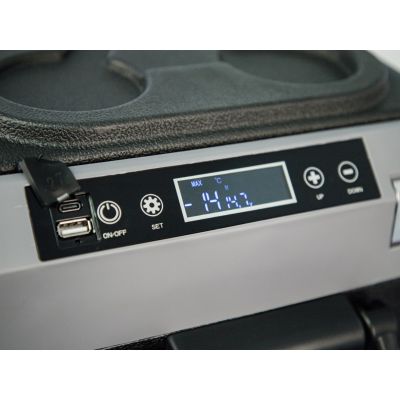 14. 42L BLOW compressor car travel refrigerator