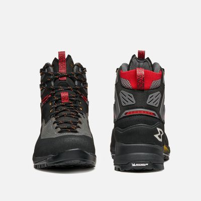 4. Garmont Akron Mid GTX Adult Black
