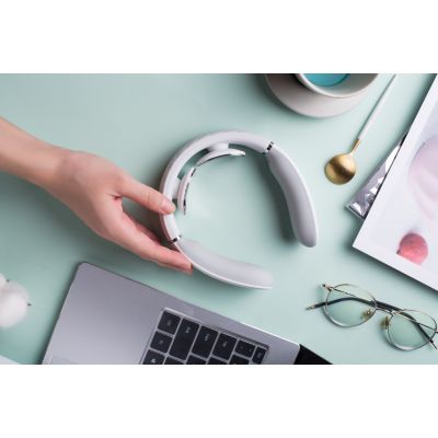 9. Neck massager white 4356E SKG