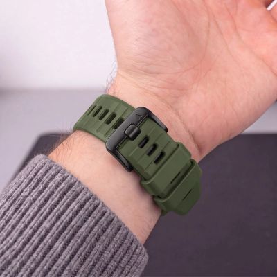 7. Tech-Protect Silicone Strap for Garmin Fenix 5 / 6 / 6 Pro / 7 / 8 / 8 Pro / E / 9 / 9 Pro (51 mm) – Green