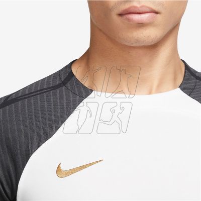 3. Nike Chelsea FC Strike M T-shirt DX3014-101